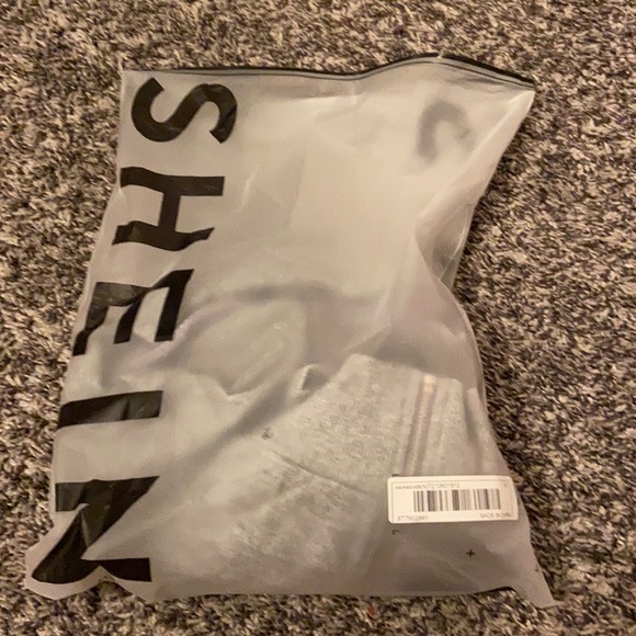 🎈🎈🎈SOLD🎈🎈Shein xs crop zip up hoodie - Picture 2 of 2